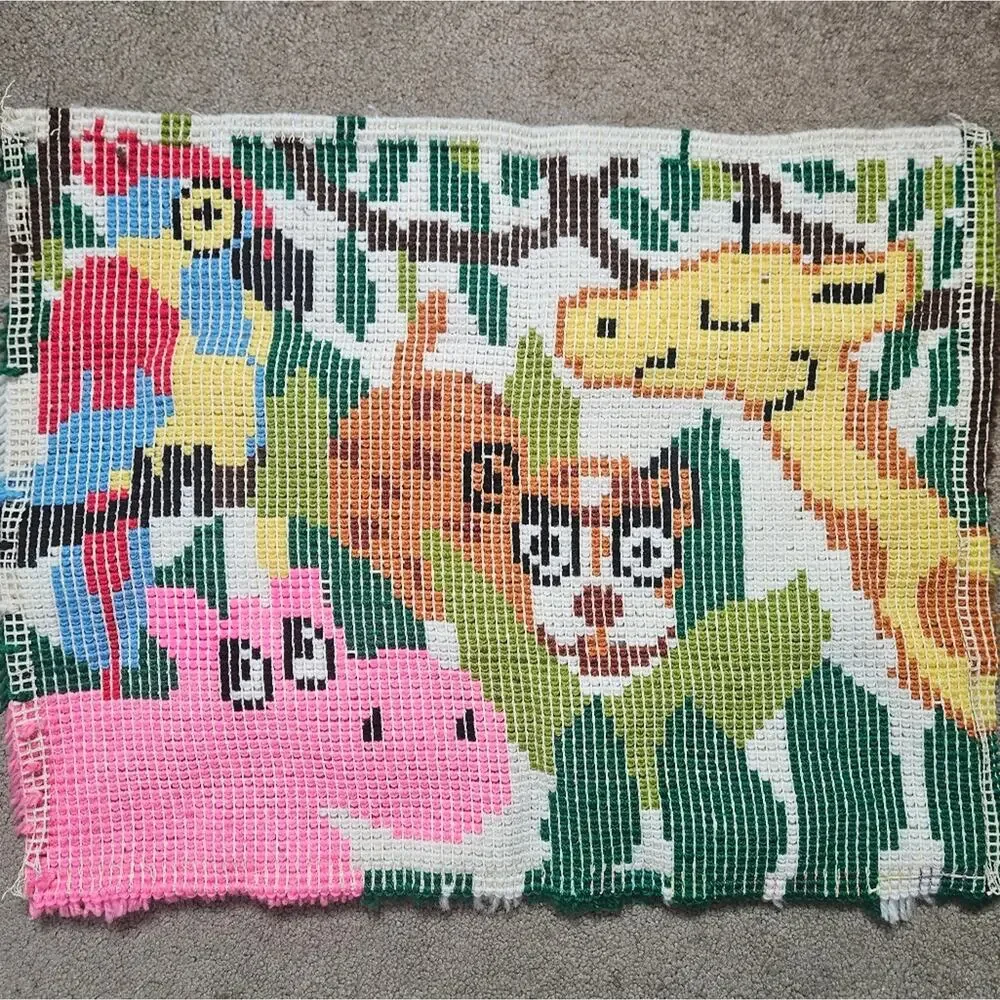 VTG 70s Latch Hook Rug, Jungle Animals: Giraffe, Parrot, Hippo, & Cheetah, 21x26